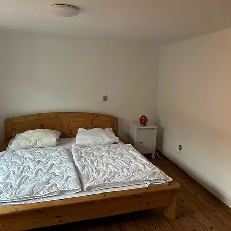 In Bahnhofsnaehe Nach Warnemuende Ostsee Schwaan